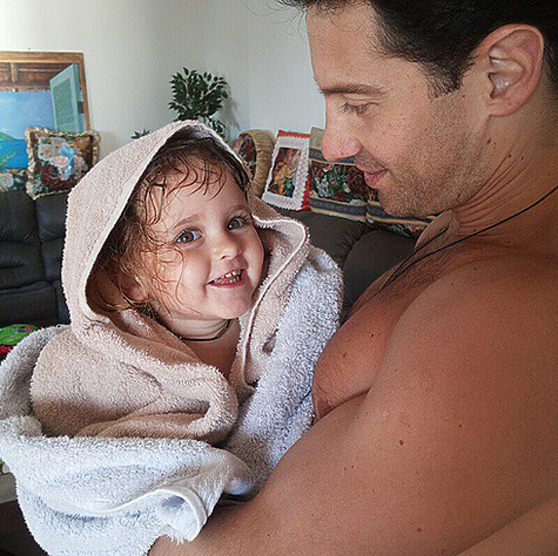 Антон Макарский с дочерью Машенькой. Фото: Instagram.com/makarskie.