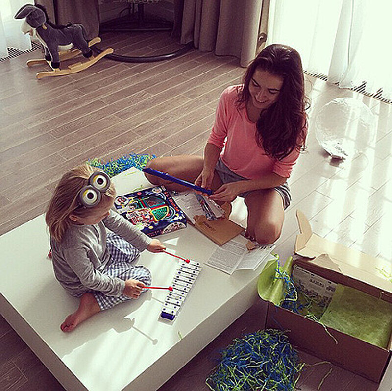 Сыну Ирены Понарошку Серафиму уже четыре года. Фото: Instagram.com/irenaponaroshku.