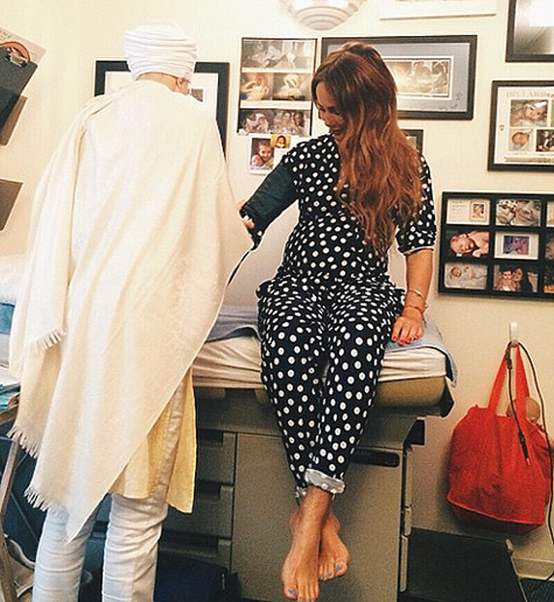 В Америке Саша Зверева намерена рожать у опытной доулы (помощнице при родах) и выглядеть при этом сногсшибательно. Фото: Instagram.com/sashazvereva.