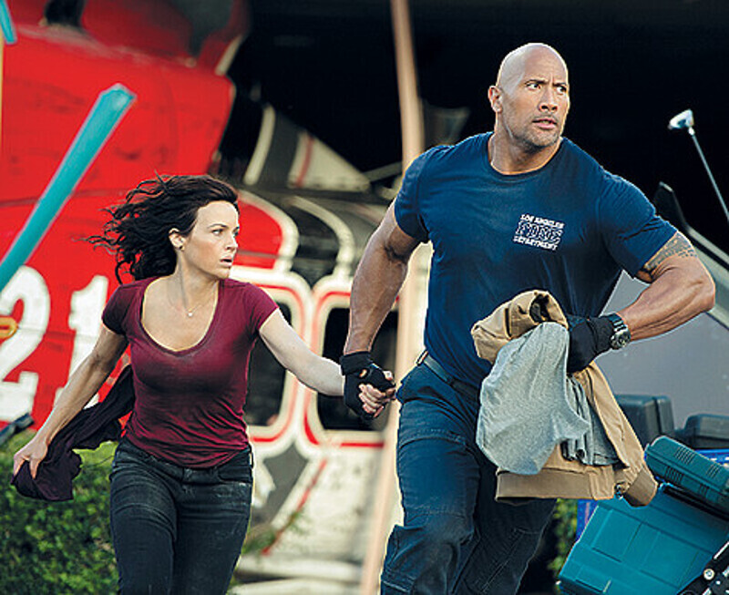 «Это наша земля, наша природа, часть нашей жизни, и мы не можем ей противостоять. Нужно лишь надеяться, что выживем». Кадр из фильма «Разлом Сан-Андреас».