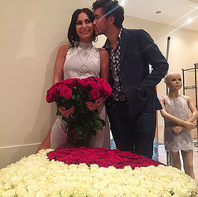 Юрий Жирков тоже присутствовал на открытии ателье своей супруги. Фото: Instagram.com/innazhirkova.