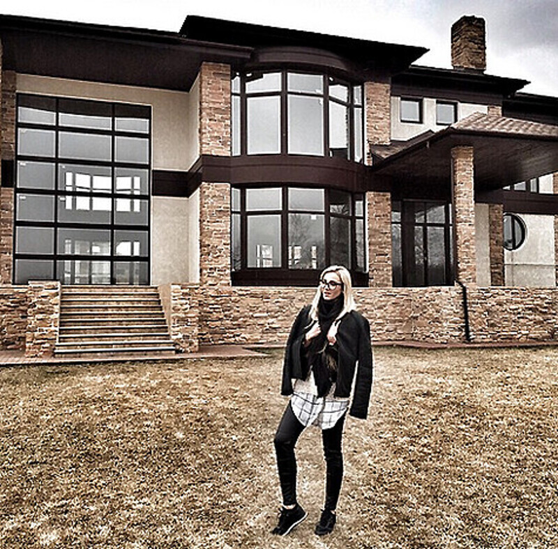 Ольга Бузова похвасталась своим новым приобретением, назвав его «загородным домиком». Фото: Instagram.com/buzova86.