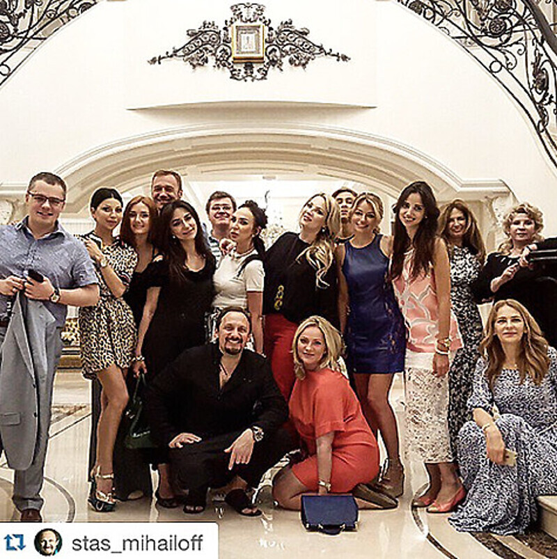 В честь переезда в новый дом Стас Михайлов организовал шумное застолье. Фото: Instagram.com/stas_mihailoff.