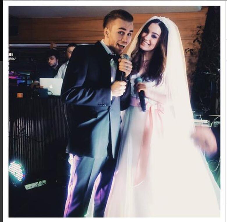 Молодожены приготовили своим гостям музыкальный сюрприз. Фото: социальные сети