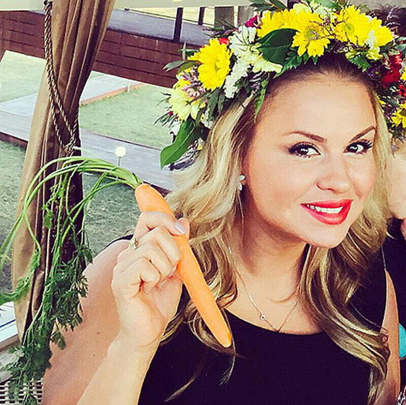 ann_semenovich: «Решилась на морковку, но тут так вкусно все, как бы удержаться». Фото: Instagram.com.