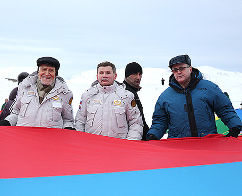 Николай Дроздов и Юрий Грибков на Северном полюсе.