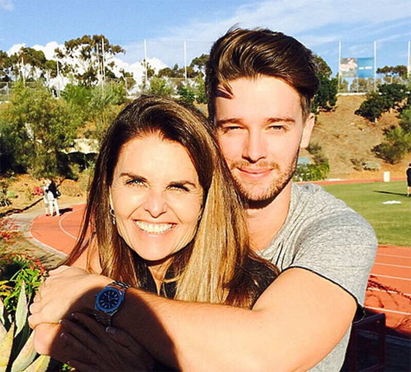 Патрик Шварценеггер со своей мамой Марией Шрайвер. Фото: Instagram.com.