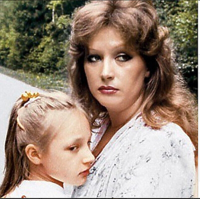 Кристина Орбакайте написала у себя в блоге: «Мама- первое слово, главное слово в нашей судьбе...» Фото: социальные сети