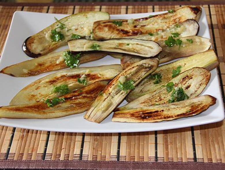 Готовим жареные баклажаны. Фото автора.