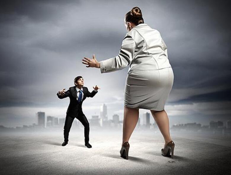 Зачем жены душат своих мужей чрезмерной заботой? Фото: Lori.ru.