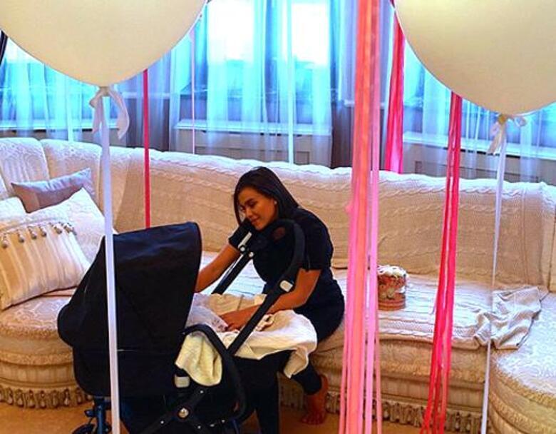 Лена Темникова выписалась из роддома. Фото: Instagram.com/lenatemnikovaofficial.