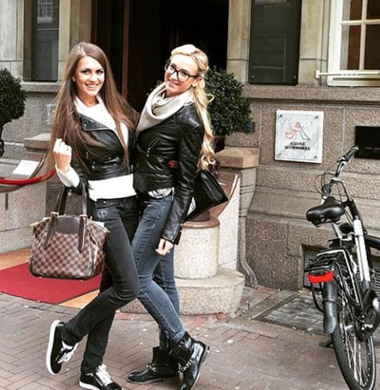 Ольга Бузова с сестрой Анной устроили для мамы и бабушки поездку в Амстердам. Фото: Instagram.com/buzova86.