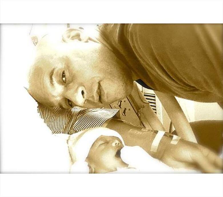 Вин Дизель с новорожденной дочкой. Фото: Facebook.com/VinDiesel.