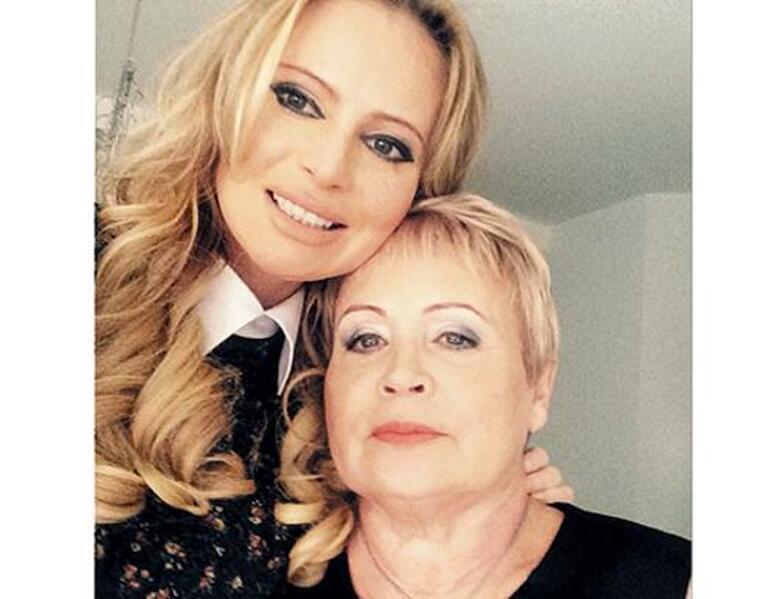 Дана Борисова с мамой. Фото: Instagram.com/danaborisova_official.