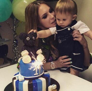 «Люблю бесконечно», - написала Наталия Горчакова под этим снимком. Фото: Instagram.com/knyaginya.