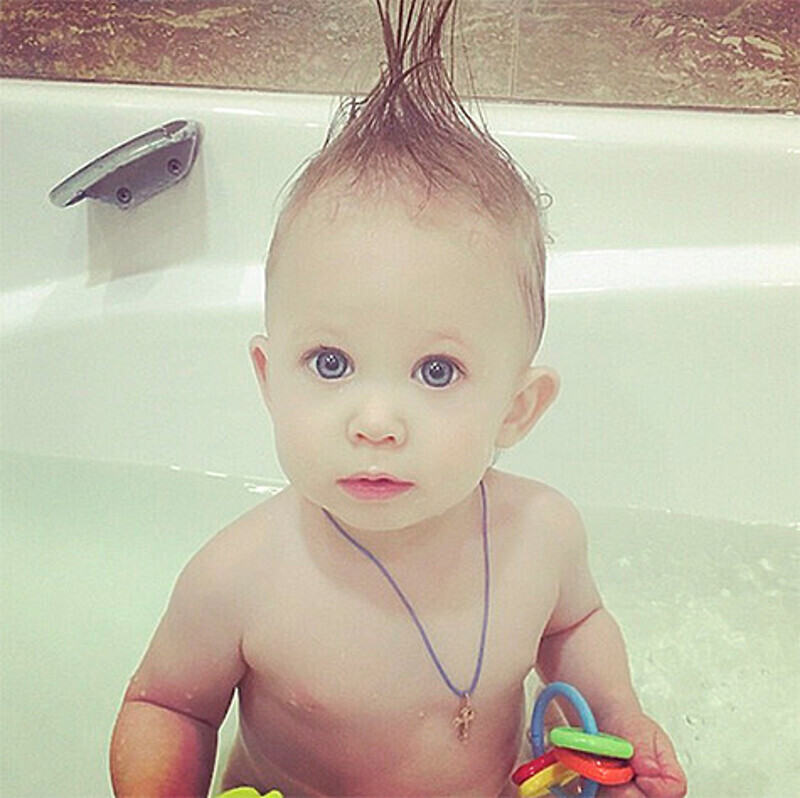 Поклонники впервые увидели маленького Петра. Фото: Instagram.com/knyaginya.