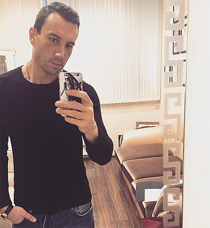 Михаил Терехин показал подписчикам свой нос после ринопластики. Фото: Instagram.com/terekhinmisha.