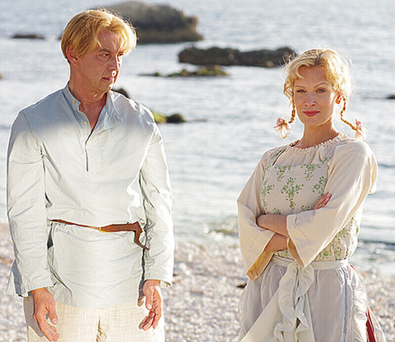 Оператор-постановщик Илья Демин признается, что передать атмосферу черно-белого кино той эпохи было очень сложно. Кадр из сериала «Орлова и Александров».