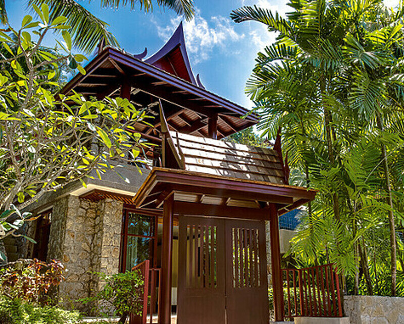 Двухэтажная вилла Григория Лепса – местная достопримечательность. Из окон открывается потрясающий вид на море. Фото: компания BizPhuket – эксклюзивный представитель по продаже виллы Григория Лепса (Пхукет, Таиланд), bizphuket.net.