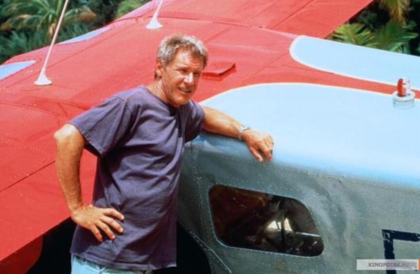 Форд попадал в авиакатастрофы и на киноэкране. Кадр из фильма "Шесть дней, семь ночей".