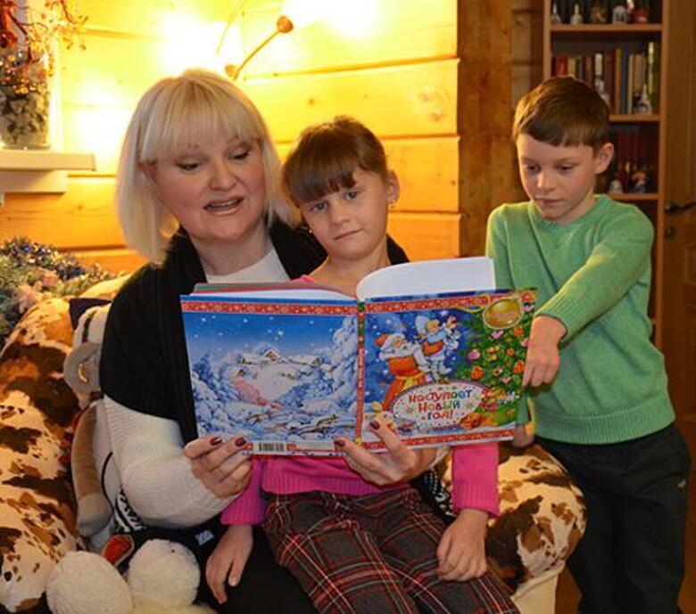 Маргарита Суханкина с детьми. Фото: материалы пресс-служб.