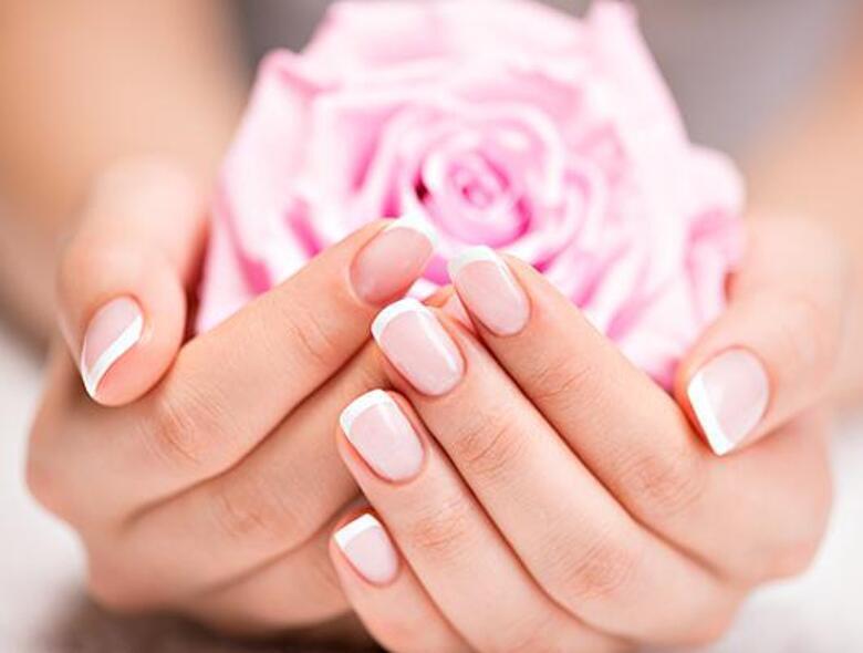 Руки первыми выдают возраст женщины. Фото: Lori.ru.