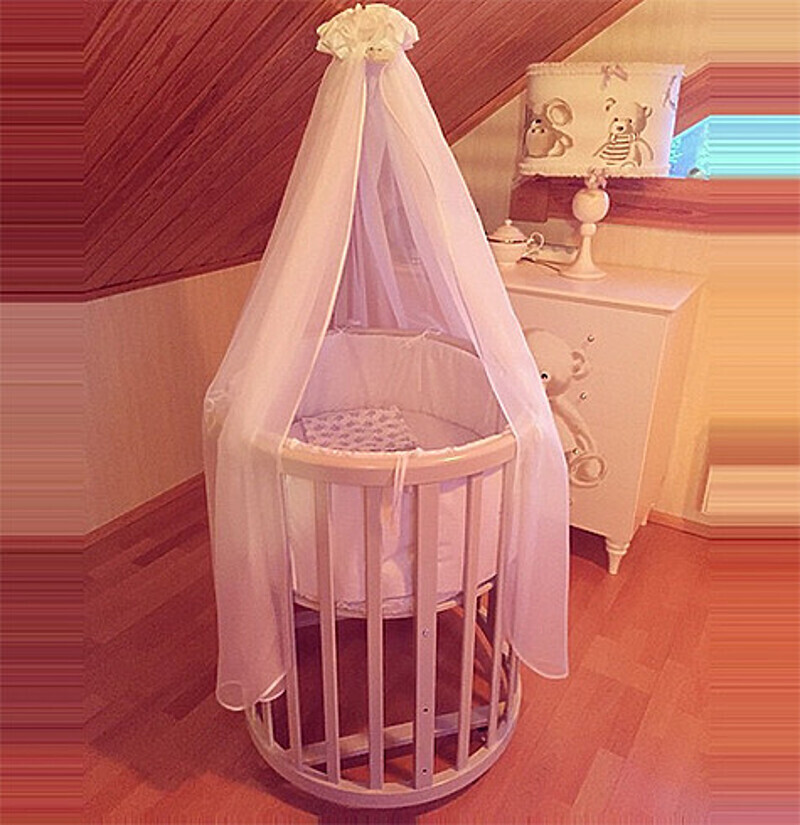 Мария Кожевникова показала кроватку своего сына. Фото: Instagram.com/mkozhevnikova.