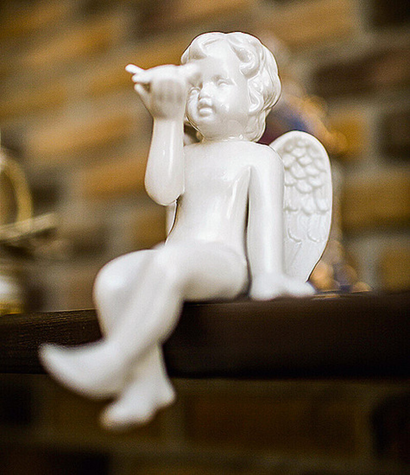 Мраморный херувим приехал из немецкого города Бамберга. Фото: Мигель.