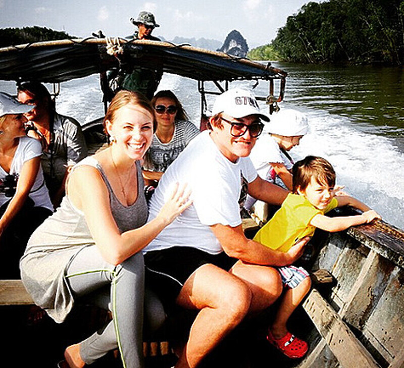 Дмитрий и Полина Дибровы со старшим сыном в Таиланде. Фото: Instagram.com.