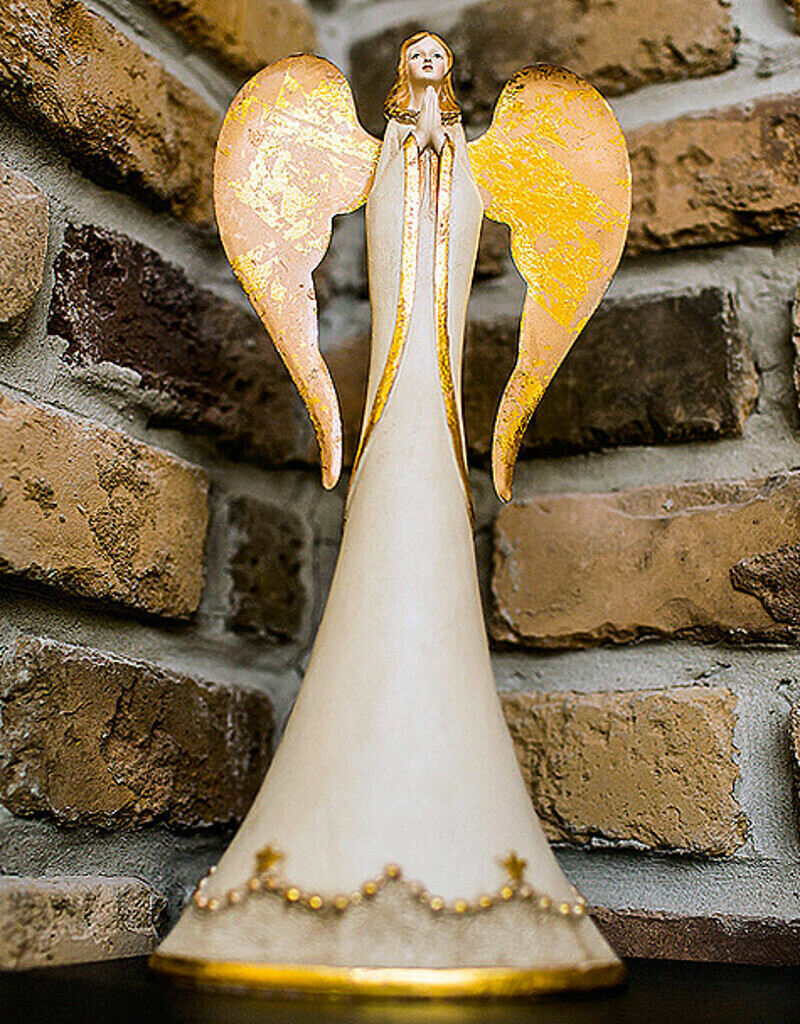 Печального ангела Татьяне привезла сноха из Финляндии. Фото: Мигель.