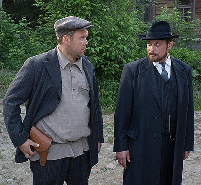 «Мой герой — профи царского сыска, а тут пришла идеологически неприемлемая для него советская власть, которая призывает его на помощь», — рассказывает Александр Домогаров. Фото: материалы пресс-служб.