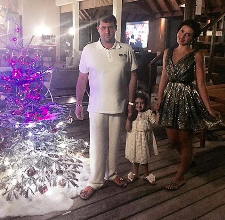 Жасмин с семьей. Фото: Instagram.com/jasminshor.