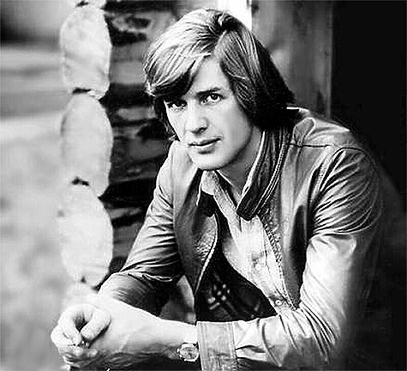 Яркий, талантливый, харизматичный Абдулов сводил с ума женщин по всей стране уже одним своим появлением. Однако сам он, как выяснилось, чуть не покончил жизнь самоубийством из-за ветреной подруги. Фото: архив МК.