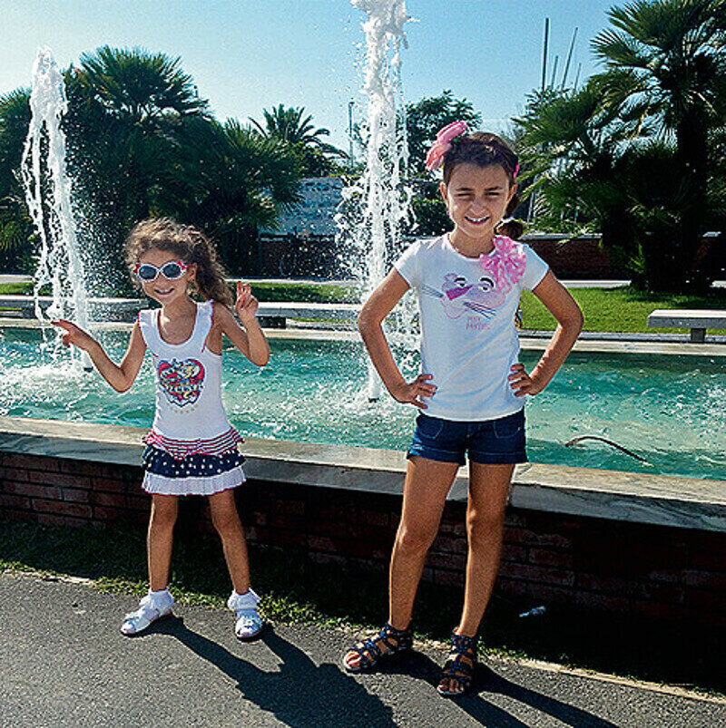 Сарина выросла не только красавицей, но и умницей, и учится в МГИМО. Ее младшие сестренки Эмма и Беата – тоже личности талантливые и творческие. Фото: личный архив Михаила и Лианы Турецких.