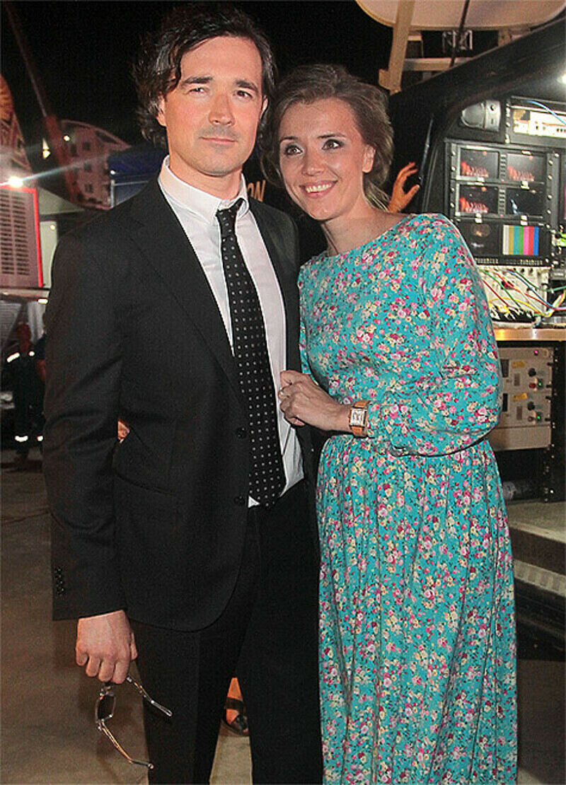 Когда Ксения и Егор стали участниками ледового шоу, папарацци тут же откопали доказательства измены. Якобы с обеих сторон.