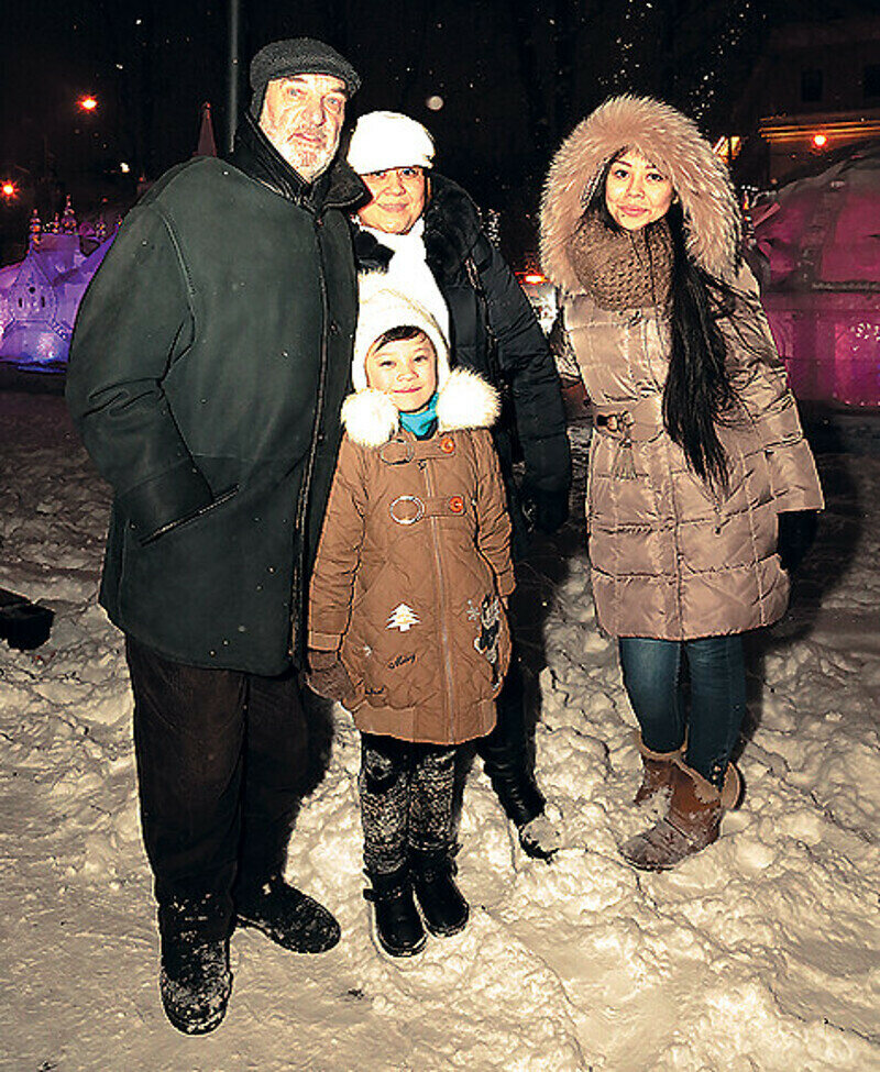 Алексей Петренко с семьей.