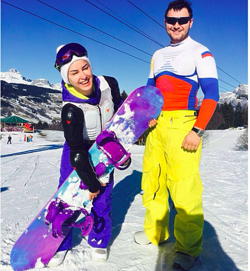 tina_kandelaki: «На доске учиться кататься целая история... Поприседала пятой точкой не один раз». Фото: социальные сети