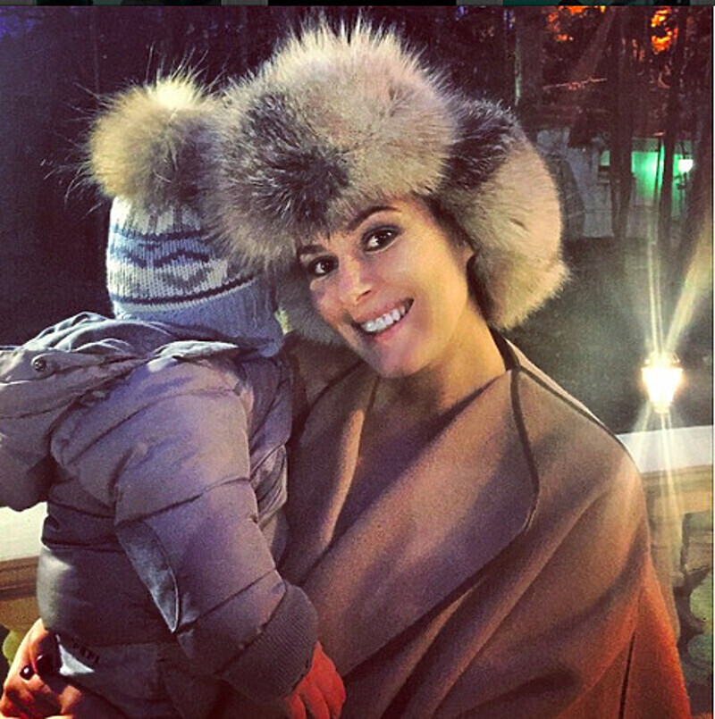 Незадолго до дня рождения у маленького Ванечки начали лезть зубки. Фото: социальные сети