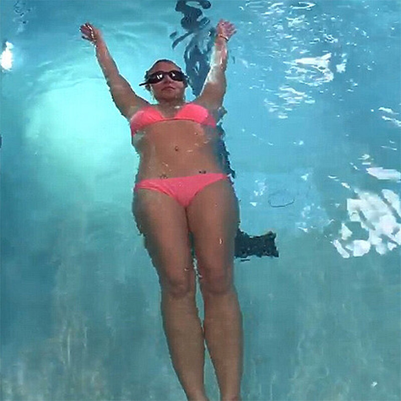 Поклонники Бритни Спирс считают, что их любимица может получить медаль за подтянутую фигуру. Фото: Instagram.com/britneyspears.