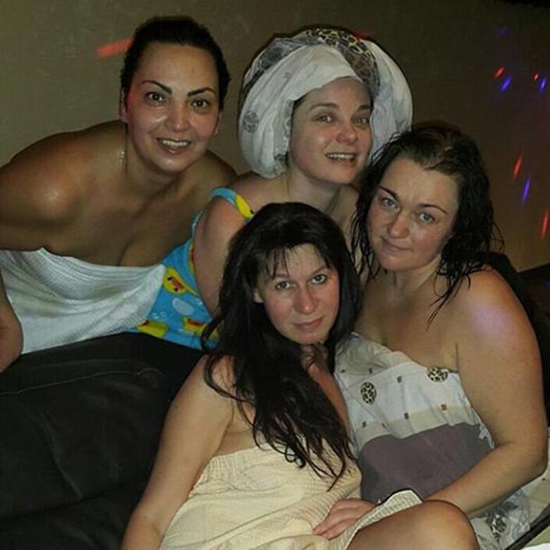 Natellanatella: «Традиционная баня перед Новым годом! С легким паром!!!» Фото: Instagram.com.