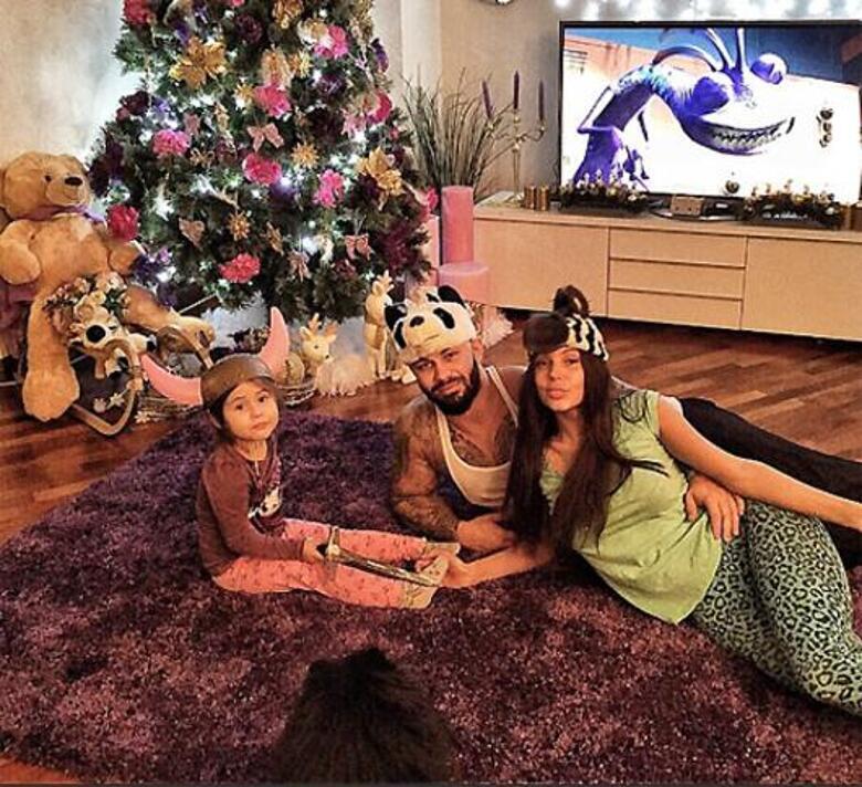 Джиган с семьей. Фото: Instagram.com.