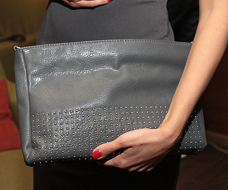 Эту сумку Согдиана купила во время гастролей в Казахстане.