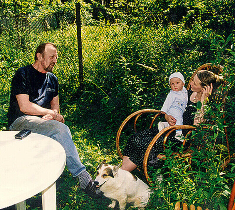 Дача была любимым местом отдыха Анатолия Владимировича, многое здесь он сделал своими руками. Фото: личный архив Юлии Ромашиной.