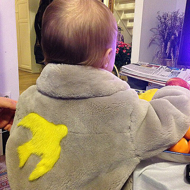 На снимке не видно лица дочери Анны Михалковой. Фото: Instagram.com/anikiti4na.