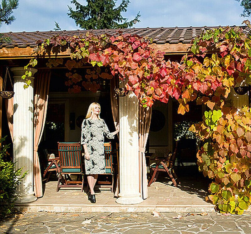 Балийская беседка Анны Чуриной и Алексея Петрухина. Фото: Мигель; платья: Sergey Sysoev.