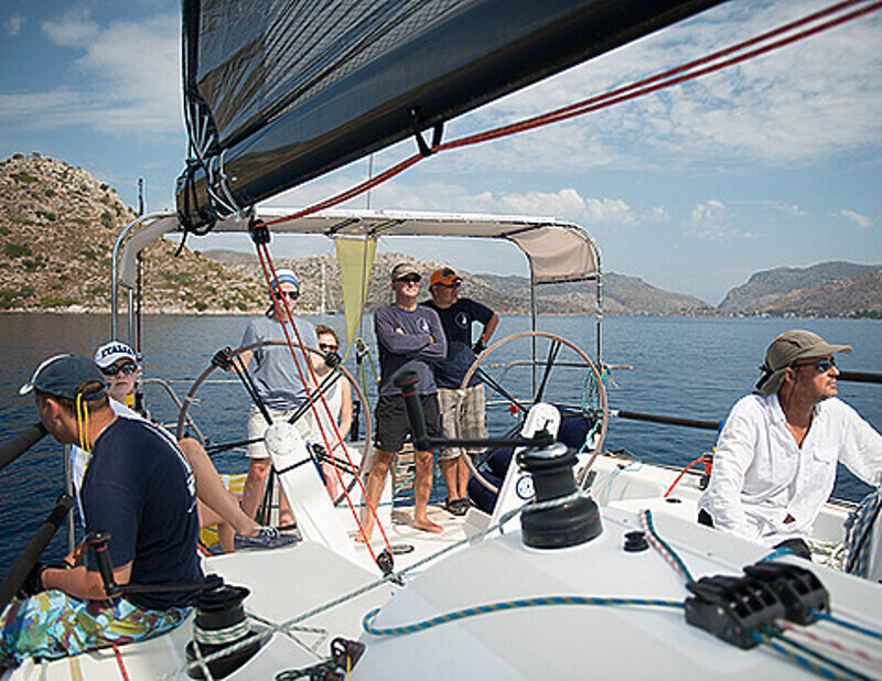 Вы научитесь не только управлять парусной яхтой, но и приобретете настоящих друзей. Фото автора.