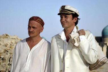 Одну из ярких ролей Алексей сыграл в фильме "Золотой теленок". Кадр из картины