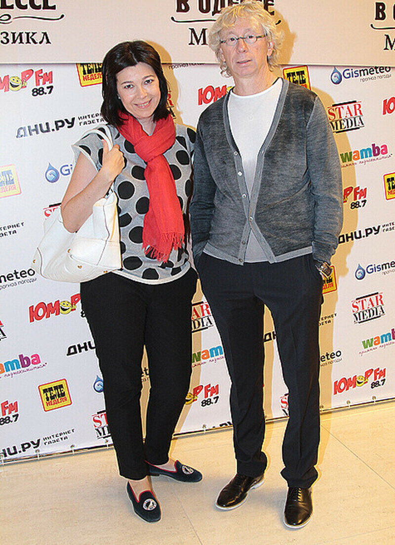 Аркадий Укупник с женой.