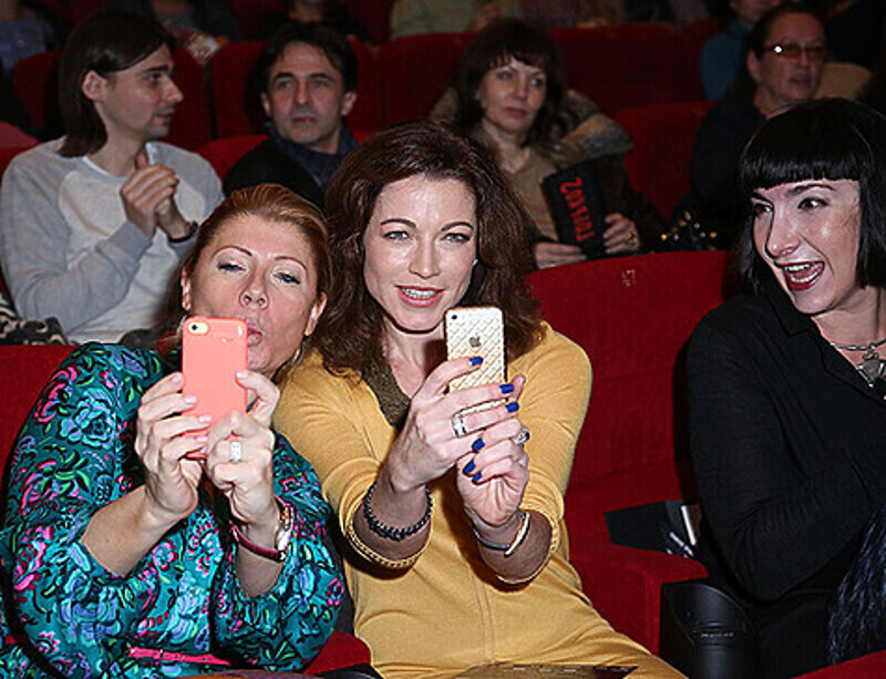 Алена Хмельницкая, Ксения Теляковская и Тина Баркалая.