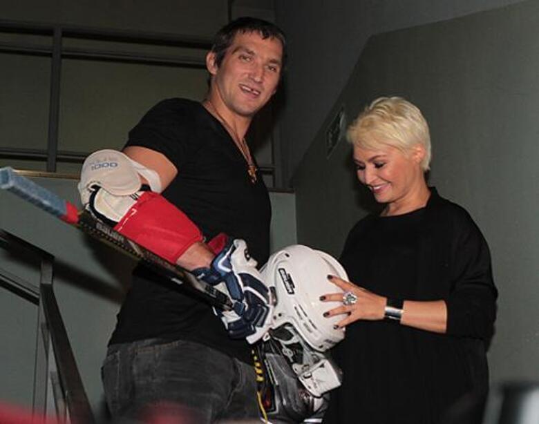 Александр Овечкин сделал Кате Лель шикарный подарок.